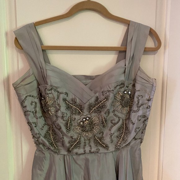 VINTAGE EVENING DRESS - Beaded Embroidery - Picture 2 of 7